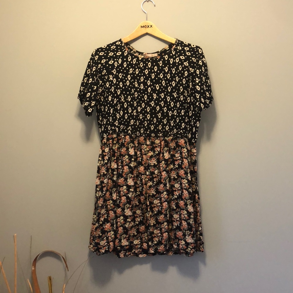 Dress - Picture 5 of 8